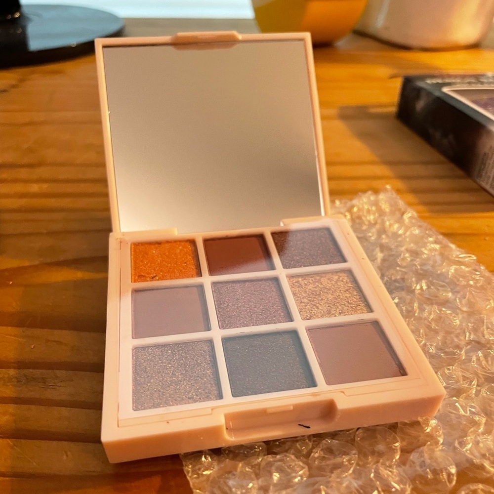 Ciaté London eye shadow palette in ‘bronzed’